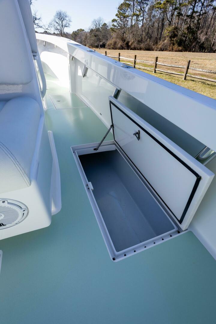 Slide: The Image of French Yachts 34 Center Console 2005 - 5107772