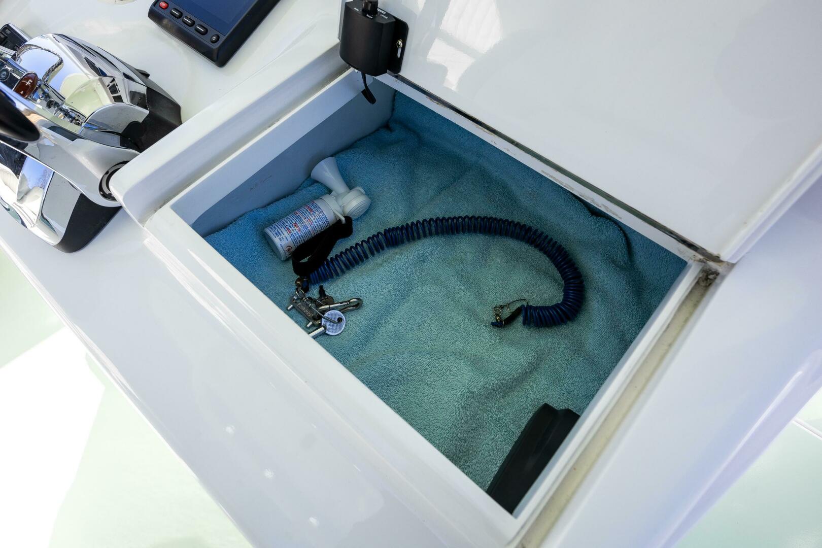 Slide: The Image of French Yachts 34 Center Console 2005 - 5107744