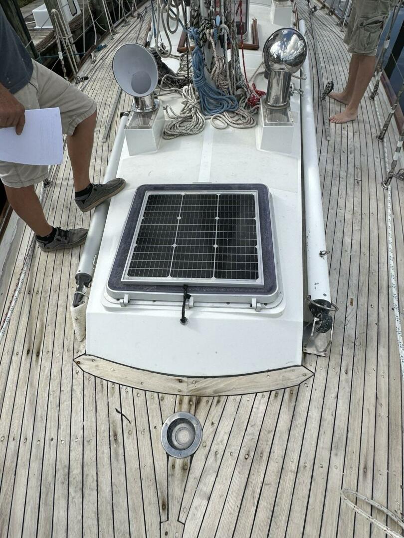 Slide: The Image of Fwd Cabintop/ Hatch - 4878969