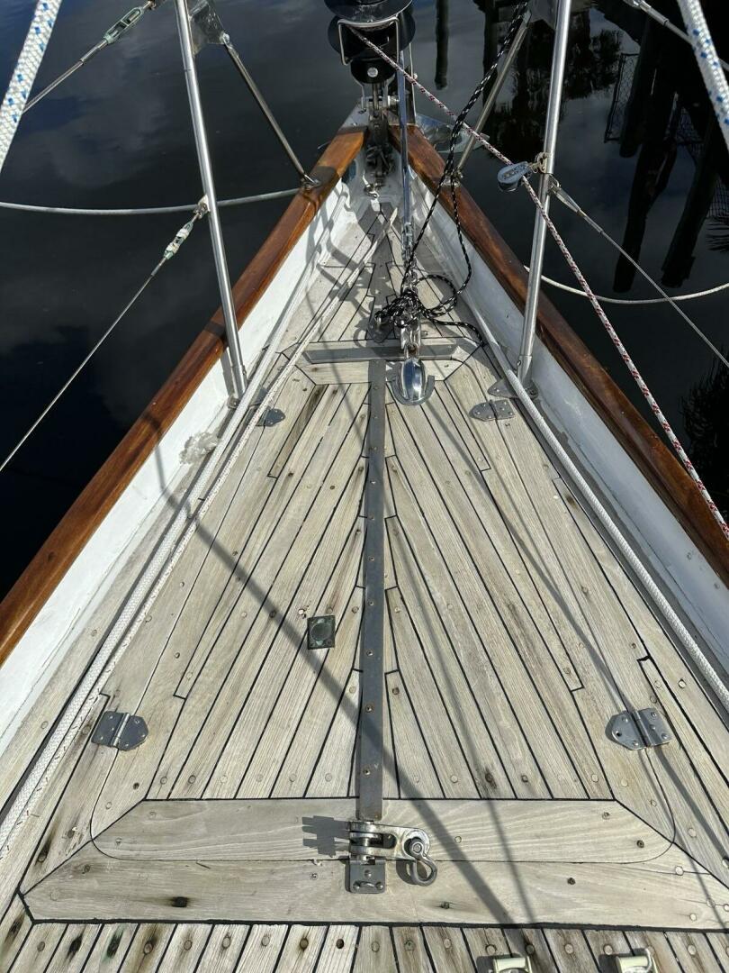 Slide: The Image of Foredeck - 4878964