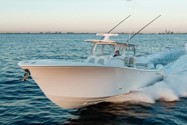 Slide: The Image of Front Runner 39 Center Console 2024 - 0