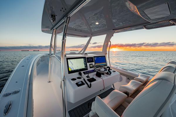 Slide: The Image of Front Runner 39 Center Console 2024 - 10