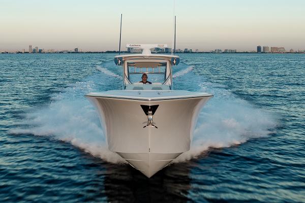 Slide: The Image of Front Runner 39 Center Console 2024 - 3