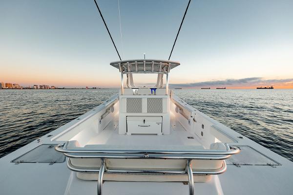 Slide: The Image of Front Runner 39 Center Console 2024 - 9