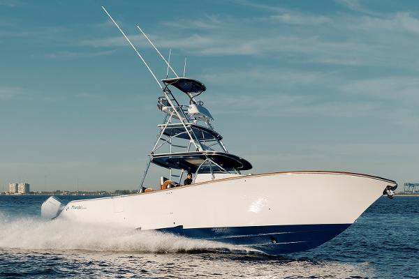 Slide: The Image of Front Runner 47 Center Console 2024 - 0