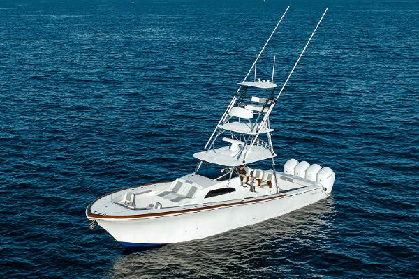 Slide: The Image of Front Runner 47 Center Console 2024 - 1