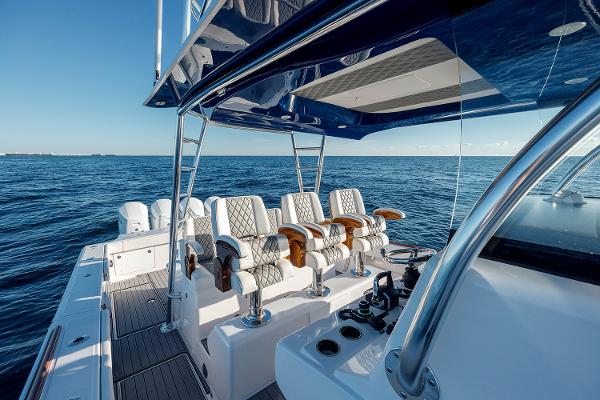Slide: The Image of Front Runner 47 Center Console 2024 - 11