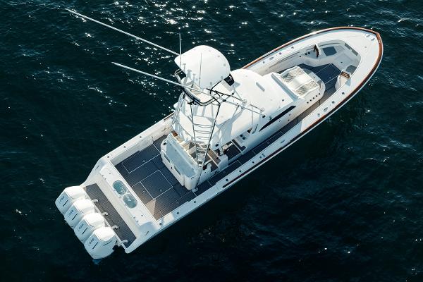 Slide: The Image of Front Runner 47 Center Console 2024 - 3