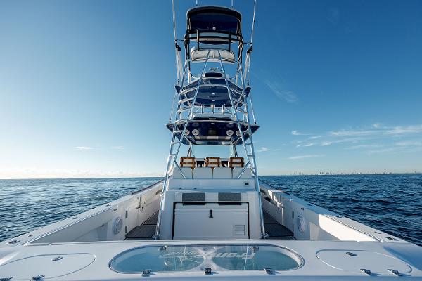 Slide: The Image of Front Runner 47 Center Console 2024 - 8