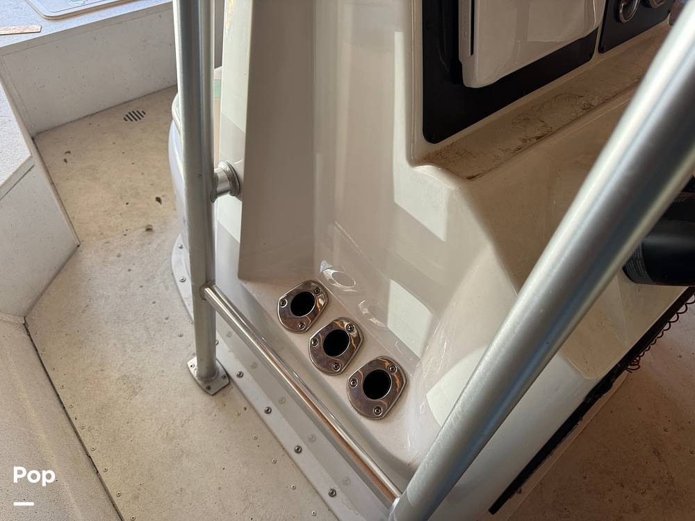 Slide: The Image of G3 Bay 20 DLX 2019 - 14930925