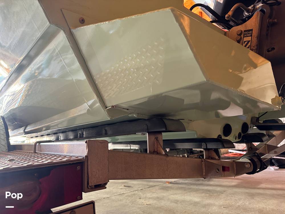 Slide: The Image of G3 Bay 20 DLX 2019 - 14930946