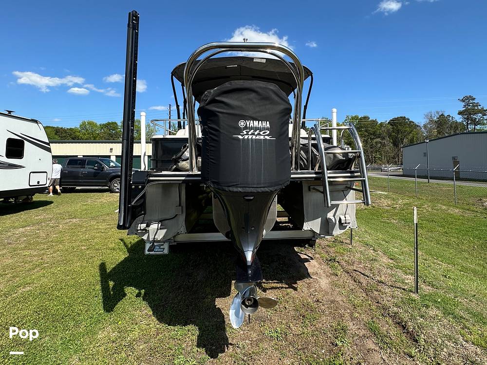 Slide: The Image of Cover - Engine - 15331795