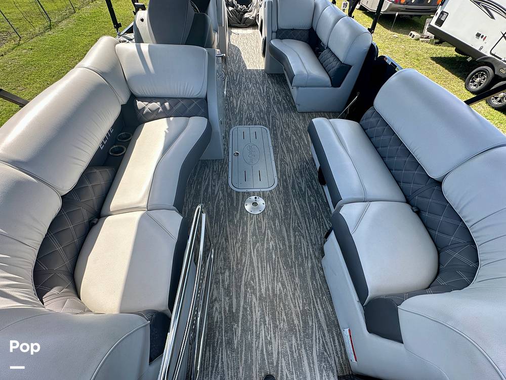 Slide: The Image of Bow Seating - 15331797