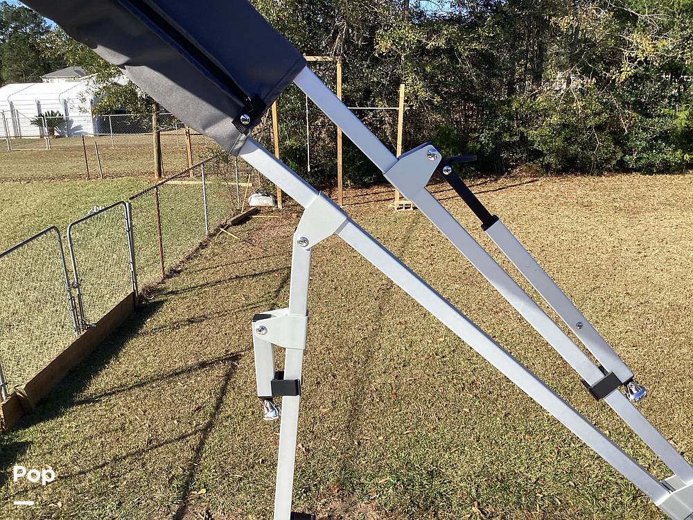 Slide: The Image of G3 Suncatcher Tritoon Select 322ss 2022 - 11669353