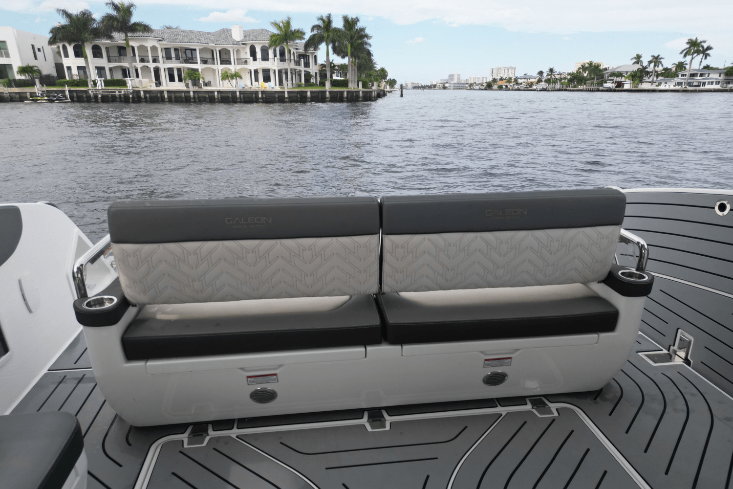 Slide: The Image of Galeon 325 GTO 2022 - 11