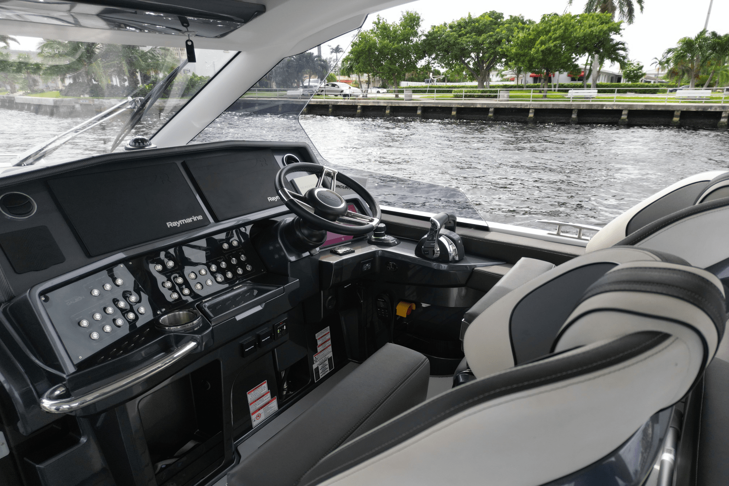 Slide: The Image of Galeon 325 GTO 2022 - 20