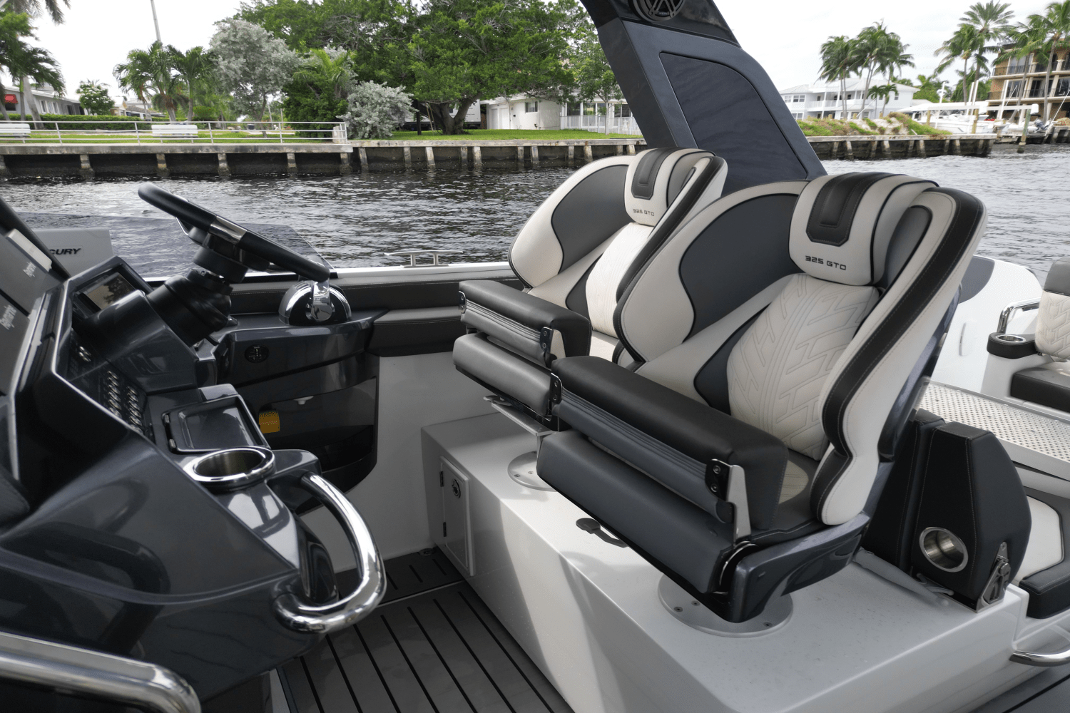 Slide: The Image of Galeon 325 GTO 2022 - 21