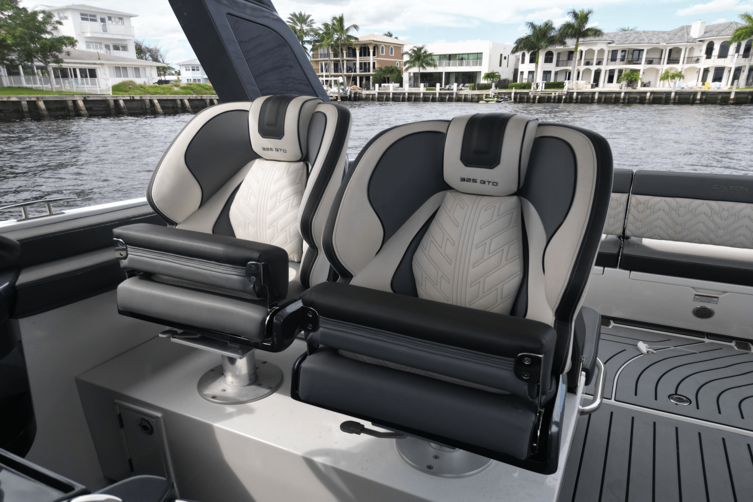 Slide: The Image of Galeon 325 GTO 2022 - 22
