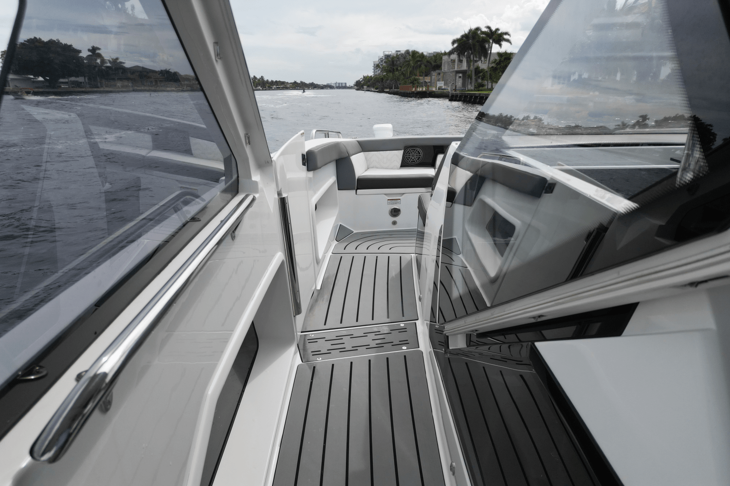 Slide: The Image of Galeon 325 GTO 2022 - 24