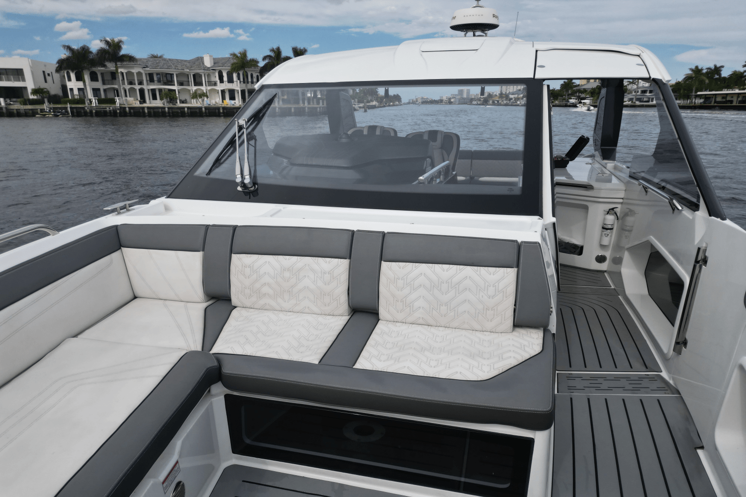 Slide: The Image of Galeon 325 GTO 2022 - 25