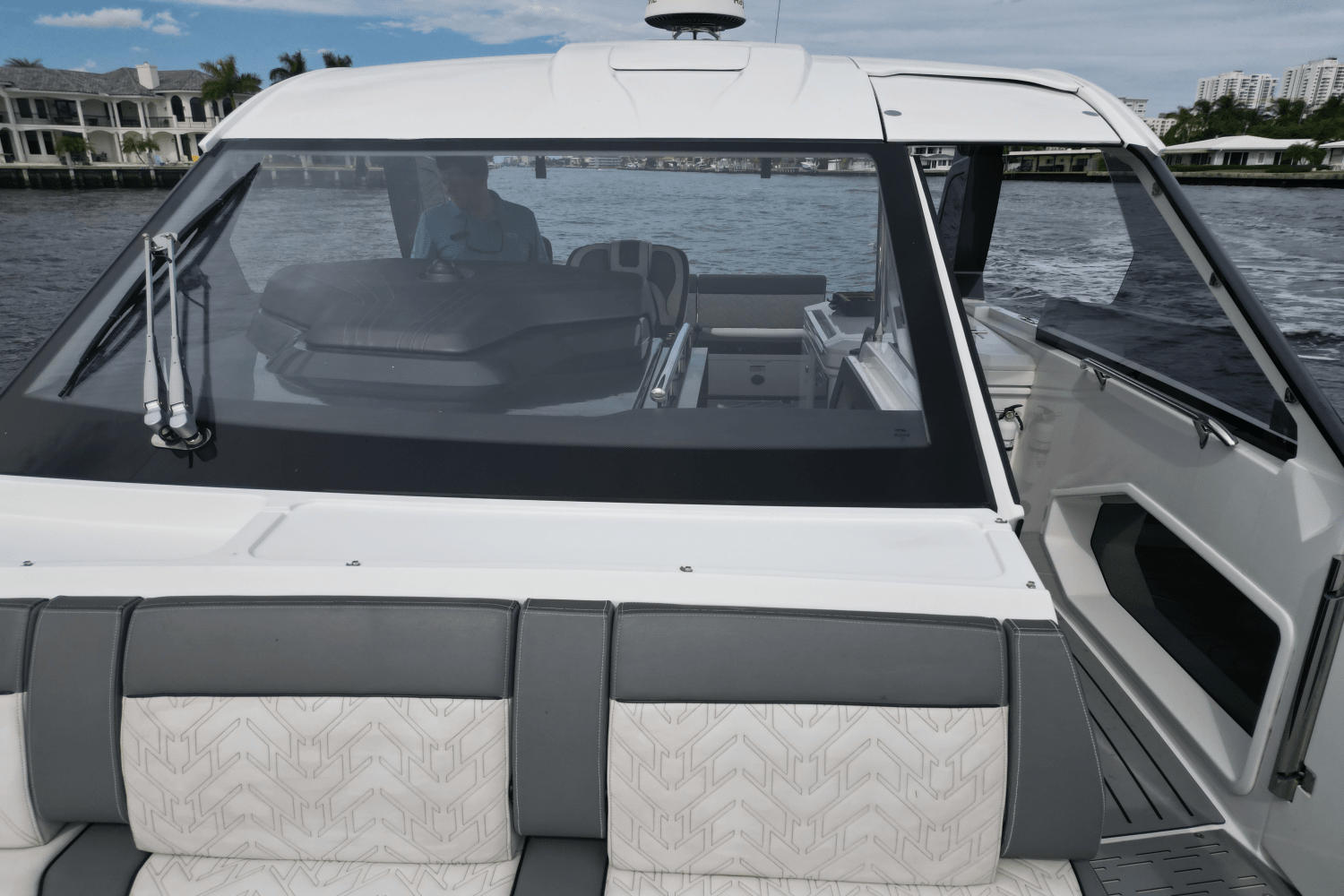 Slide: The Image of Galeon 325 GTO 2022 - 26