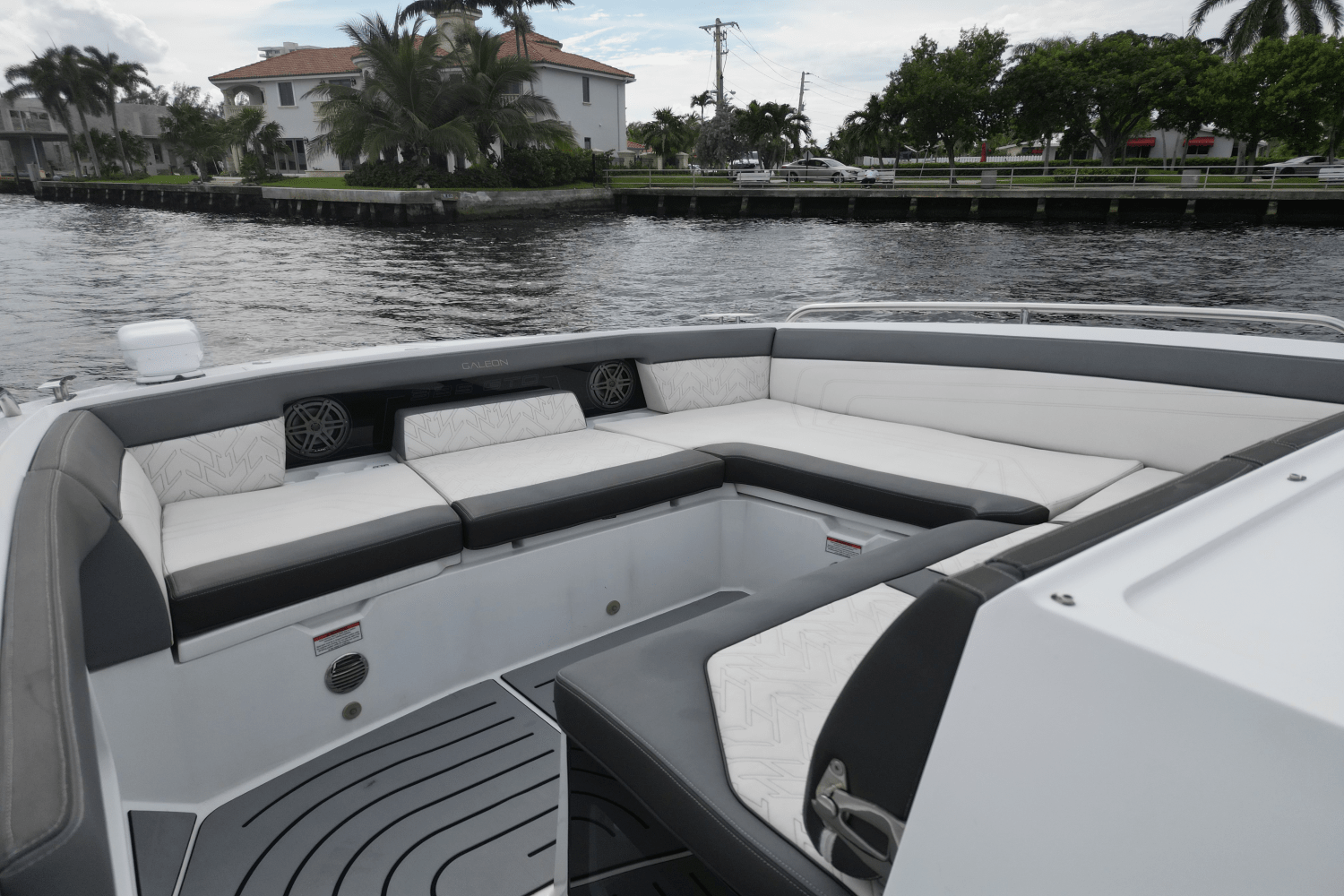 Slide: The Image of Galeon 325 GTO 2022 - 27