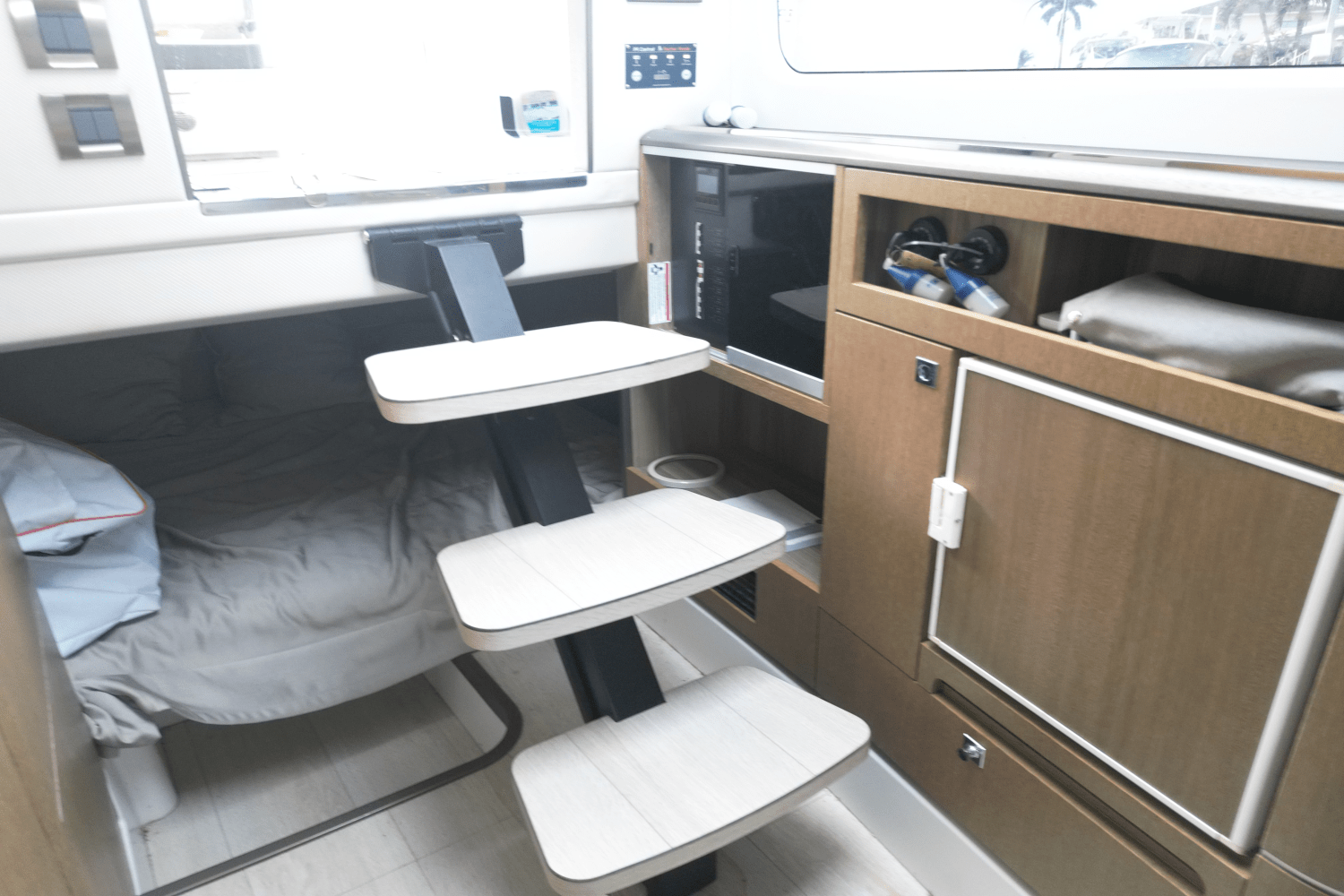 Slide: The Image of Galeon 325 GTO 2022 - 31