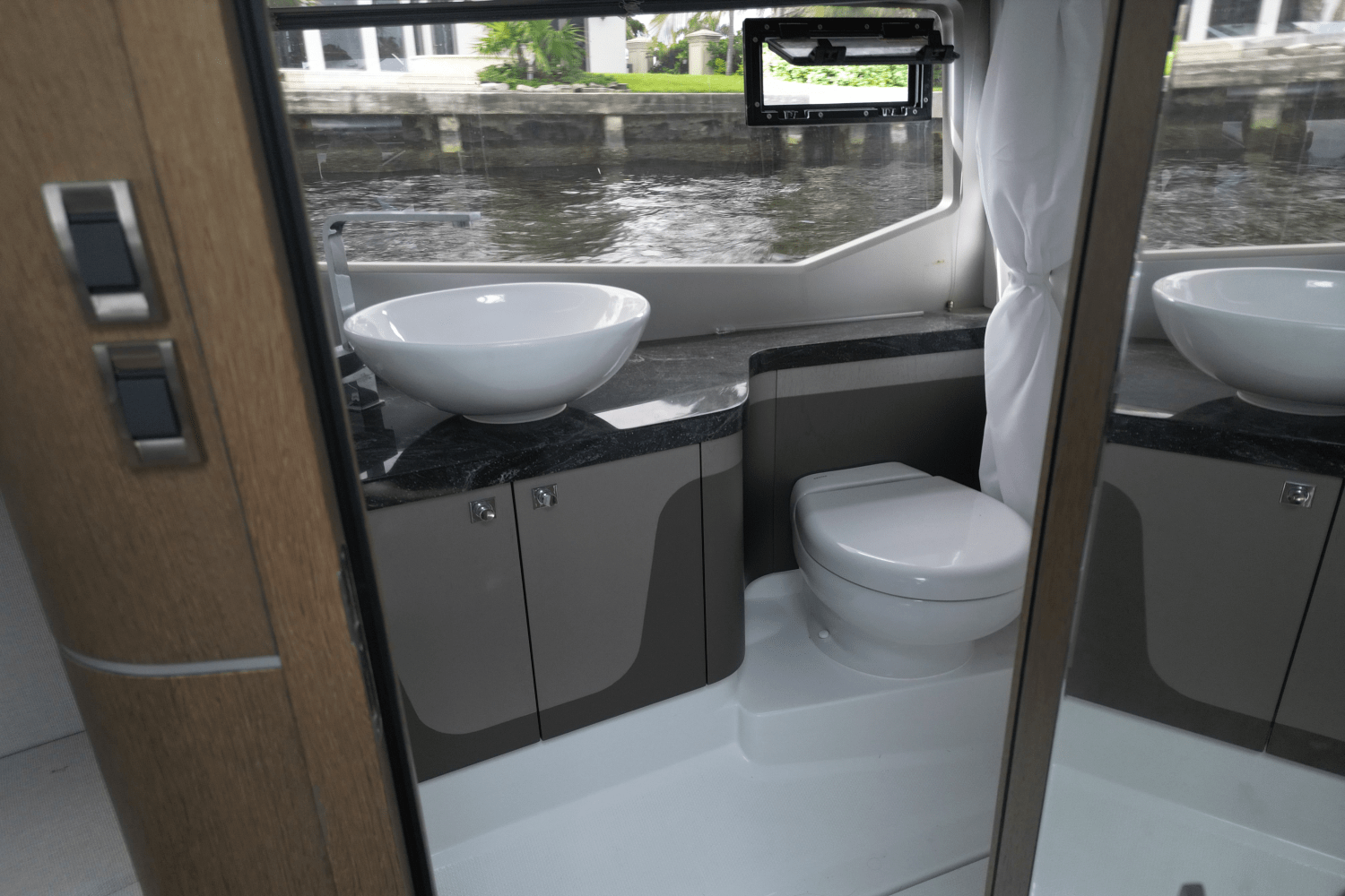 Slide: The Image of Galeon 325 GTO 2022 - 33