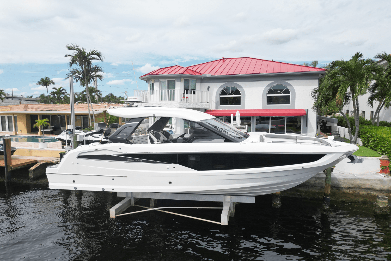 Slide: The Image of Galeon 325 GTO 2022 - 7