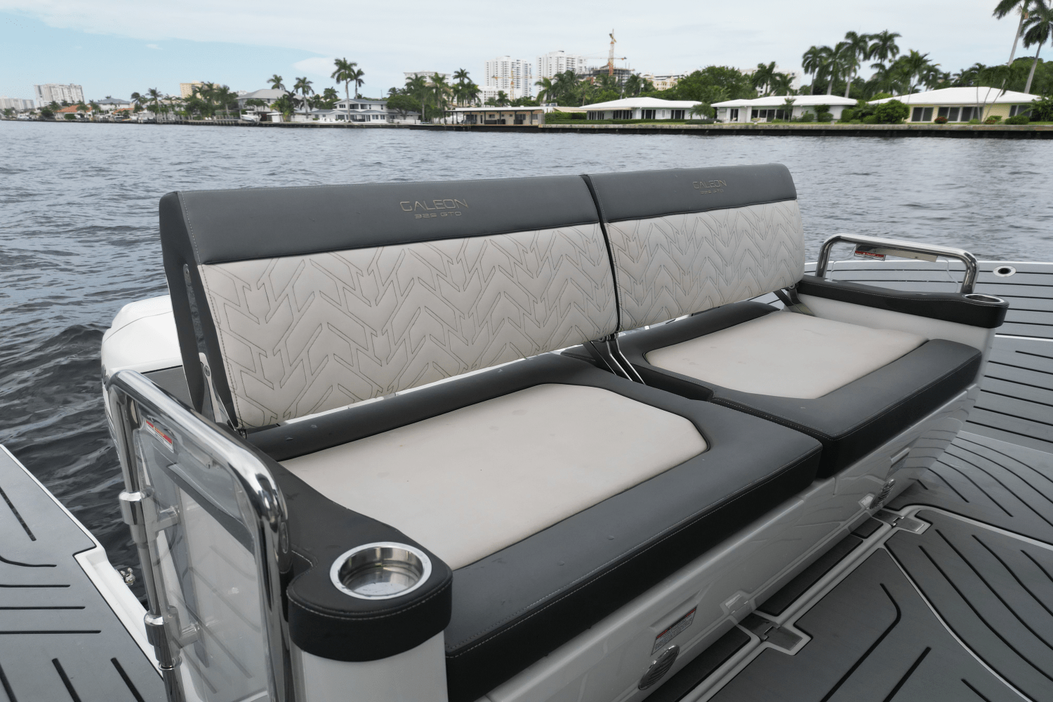 Slide: The Image of Galeon 325 GTO 2022 - 9