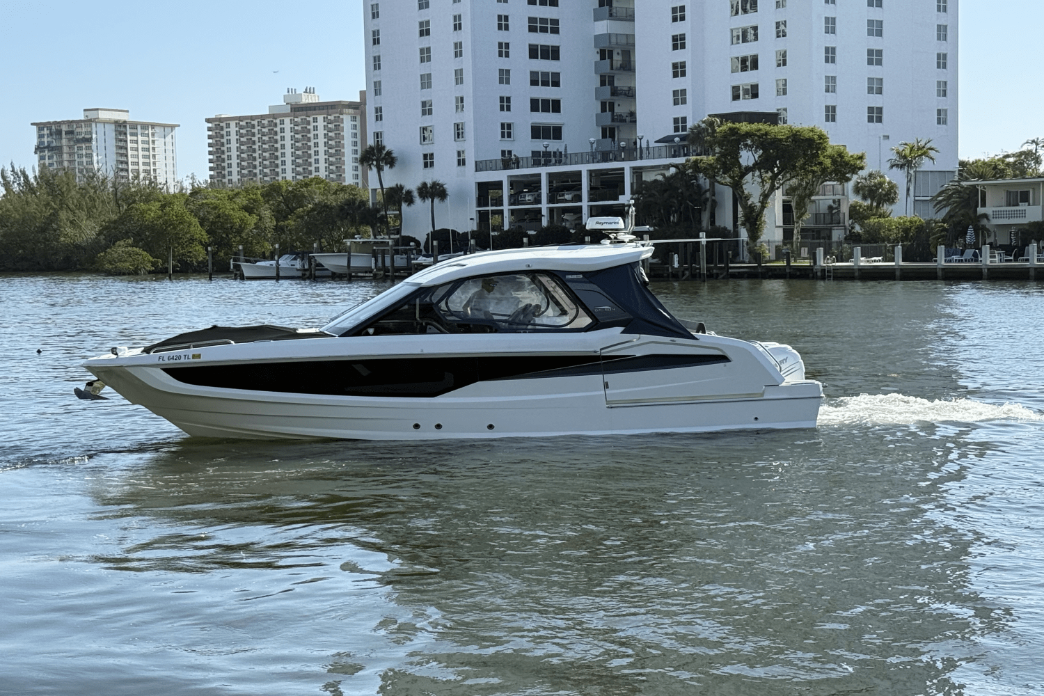 Slide: The Image of Galeon 325 GTO 2023 - 0