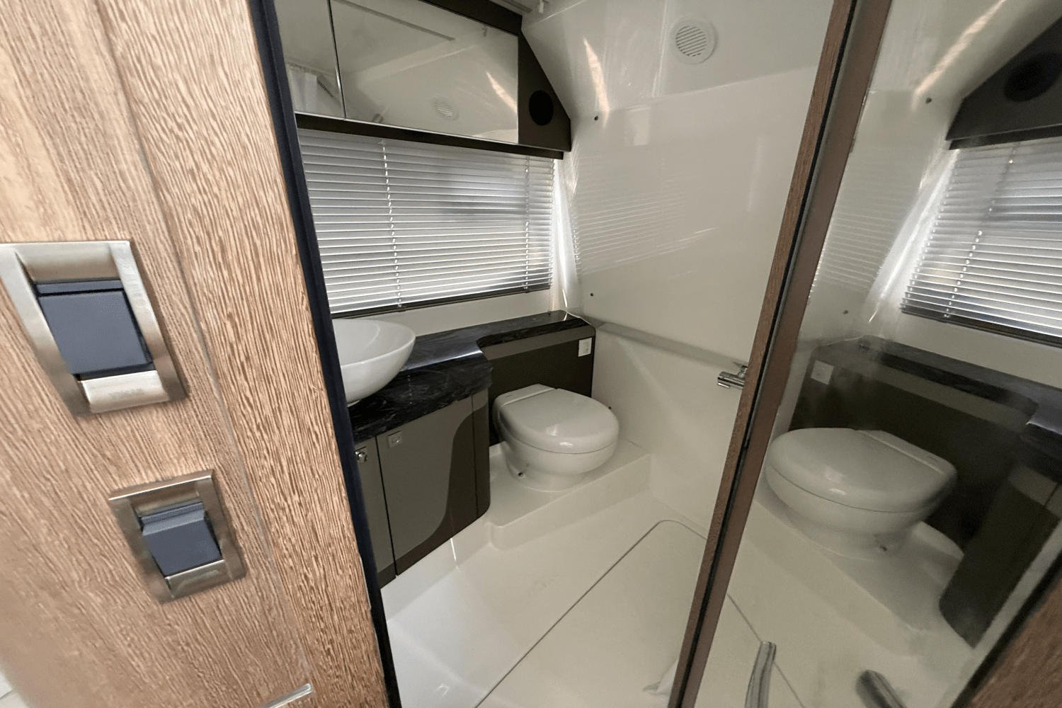 Slide: The Image of Galeon 325 GTO 2023 - 12