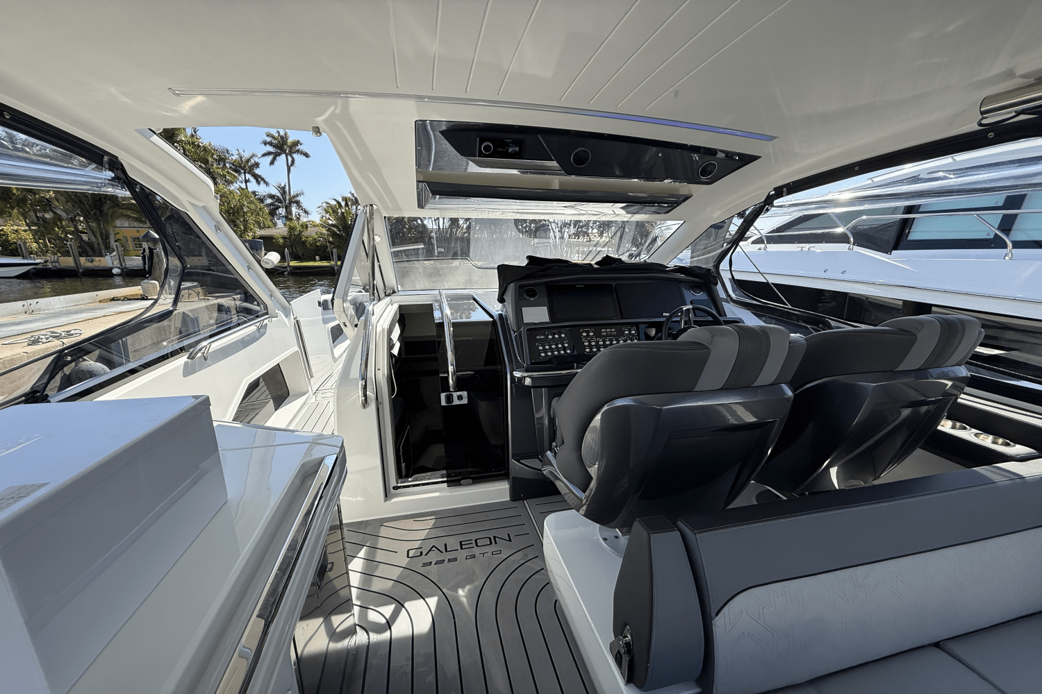 Slide: The Image of Galeon 325 GTO 2023 - 4