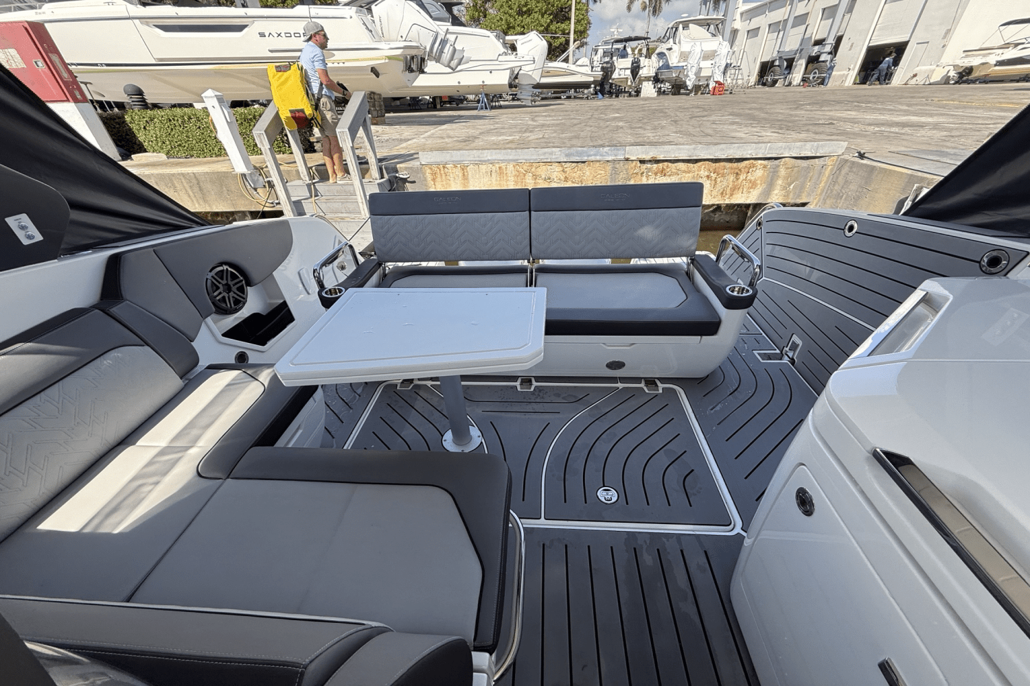 Slide: The Image of Galeon 325 GTO 2023 - 5