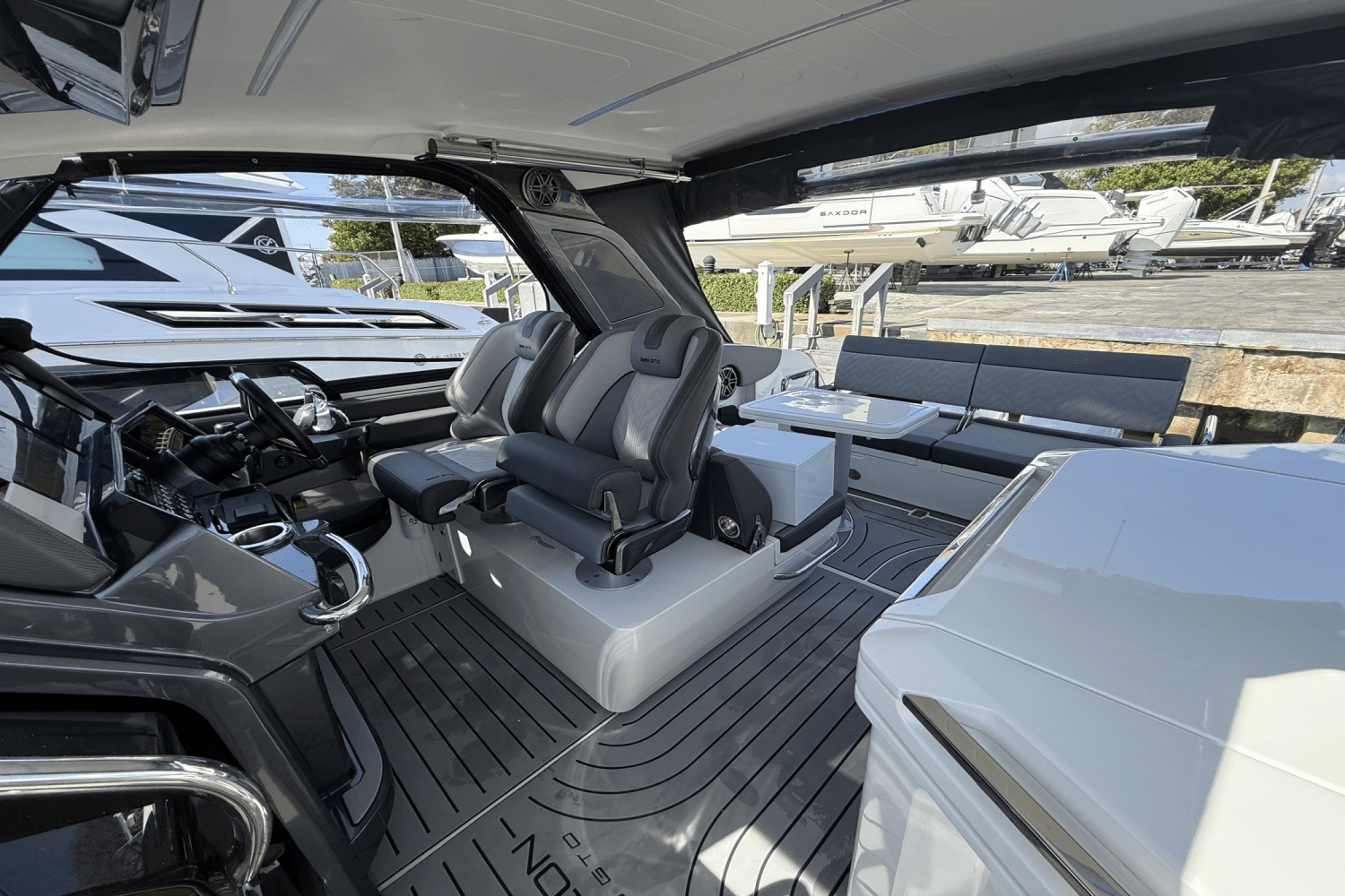 Slide: The Image of Galeon 325 GTO 2023 - 8