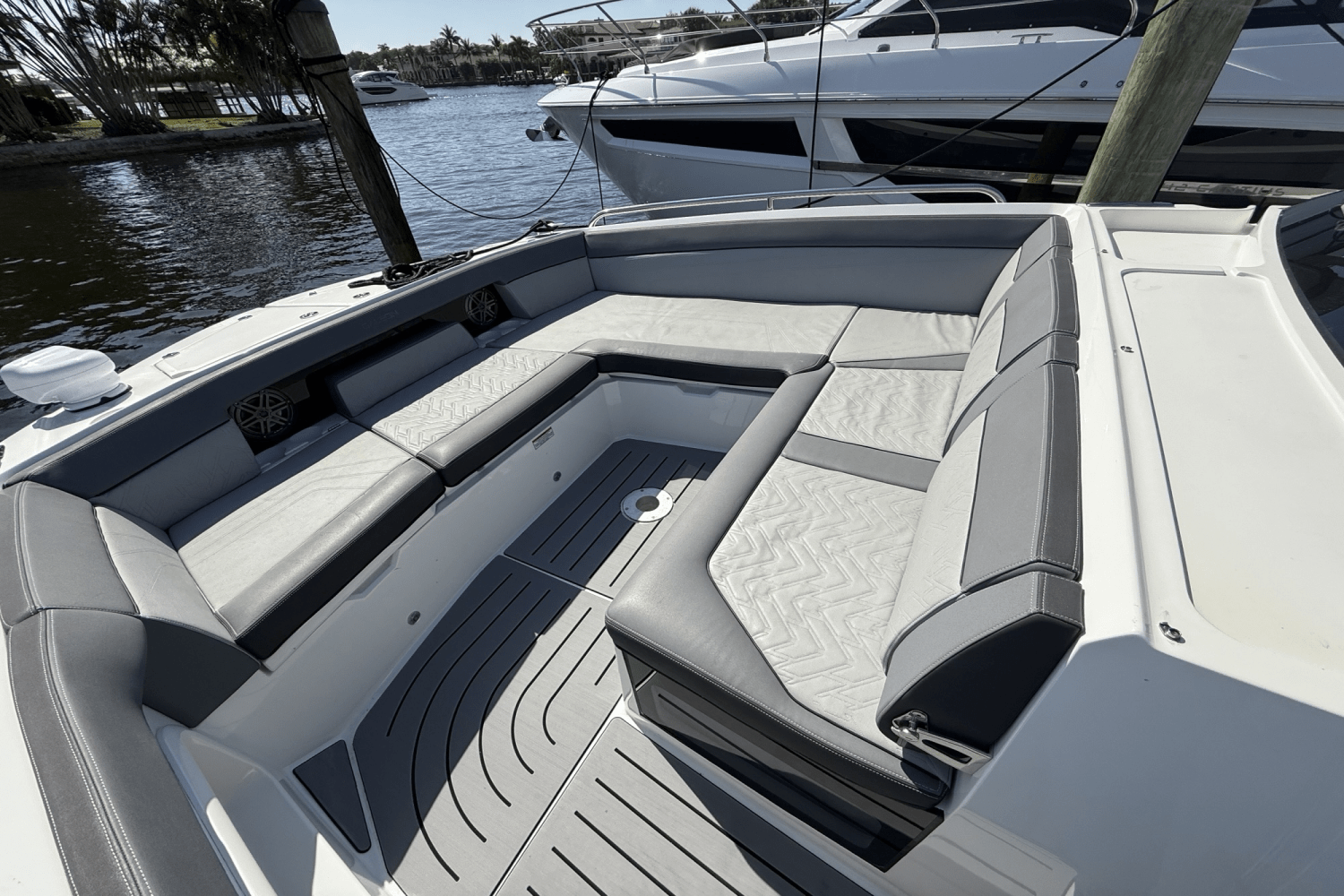 Slide: The Image of Galeon 325 GTO 2023 - 9