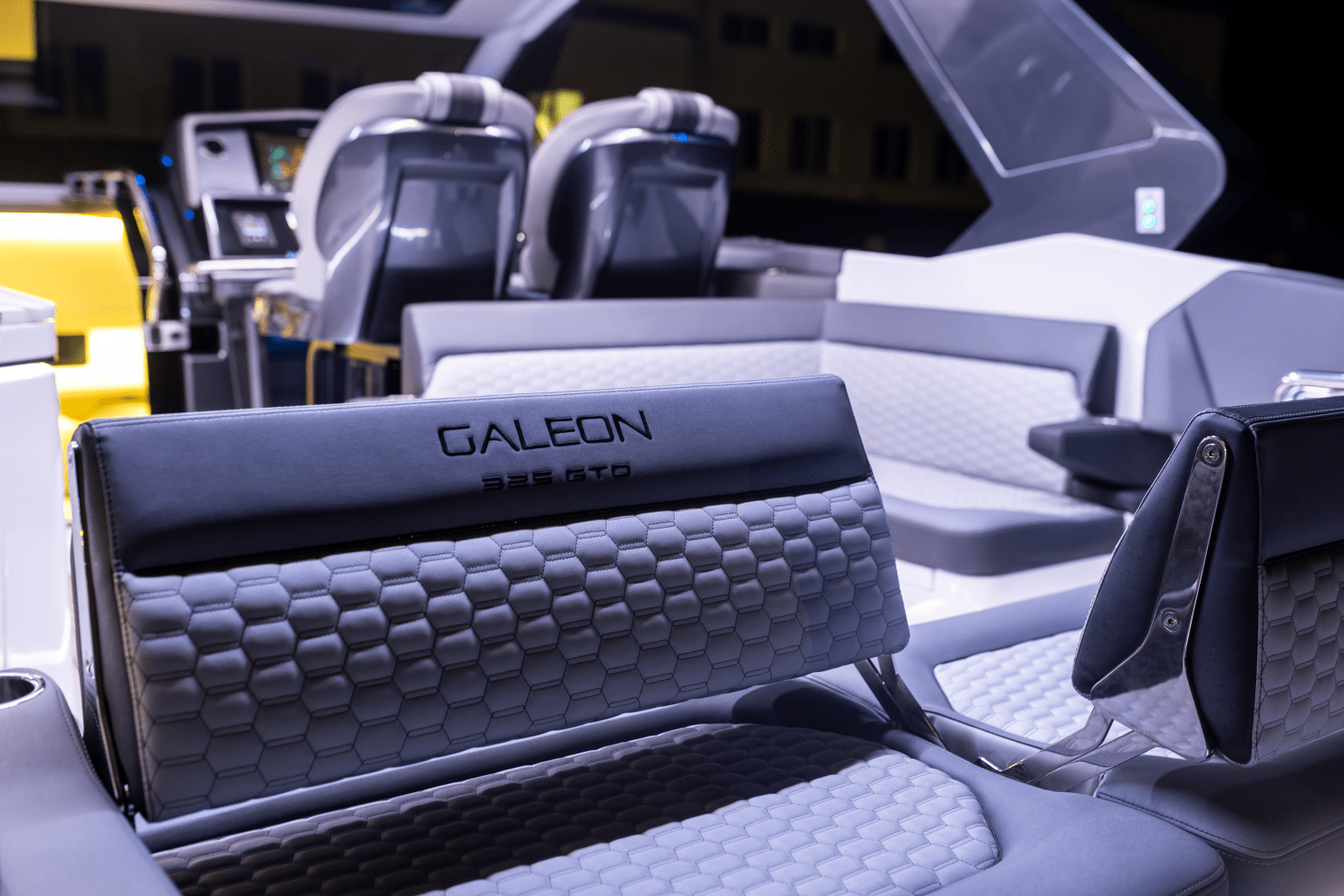 Slide: The Image of Galeon 325 GTO 2024 - 13