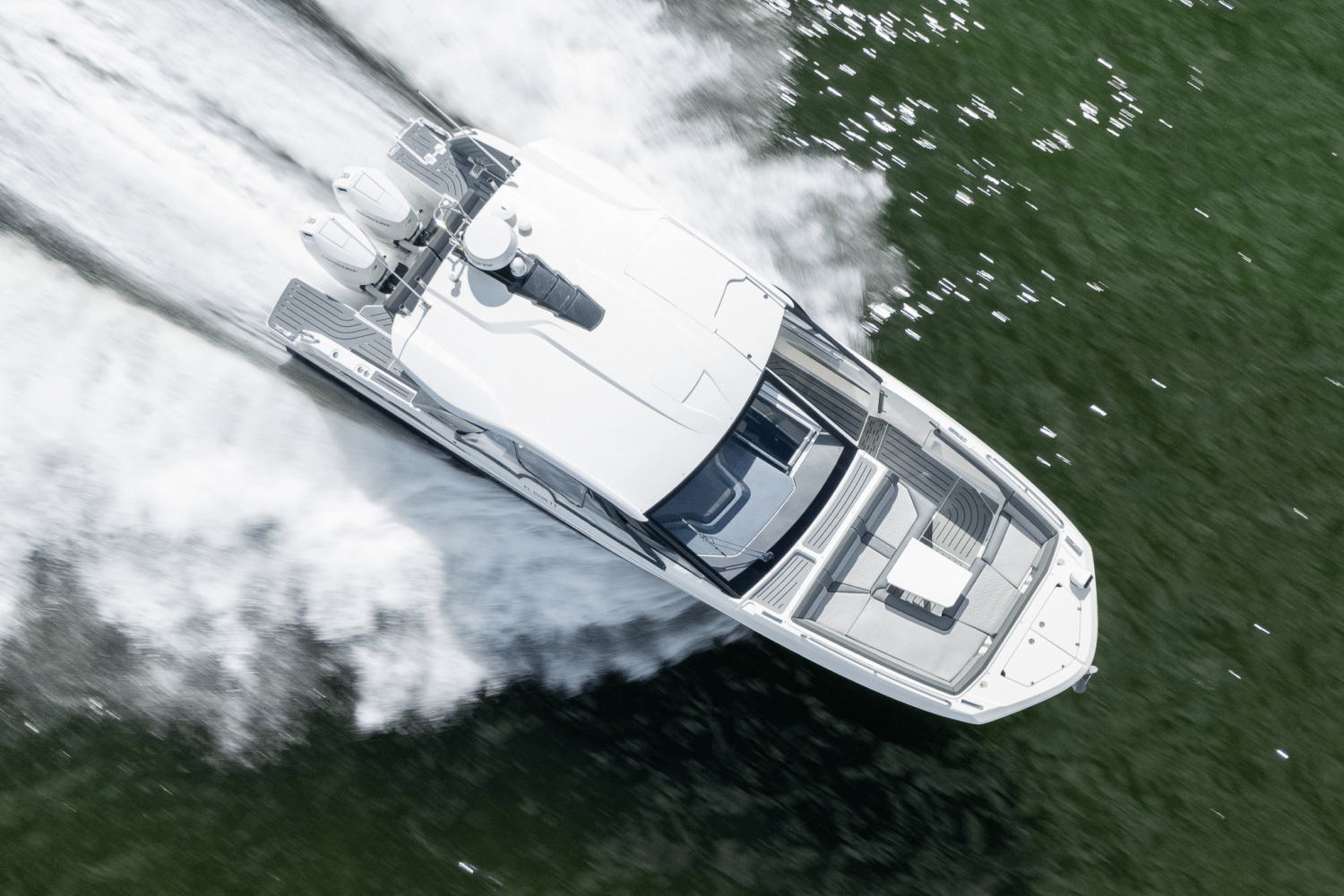 Slide: The Image of Galeon 325 GTO 2024 - 18