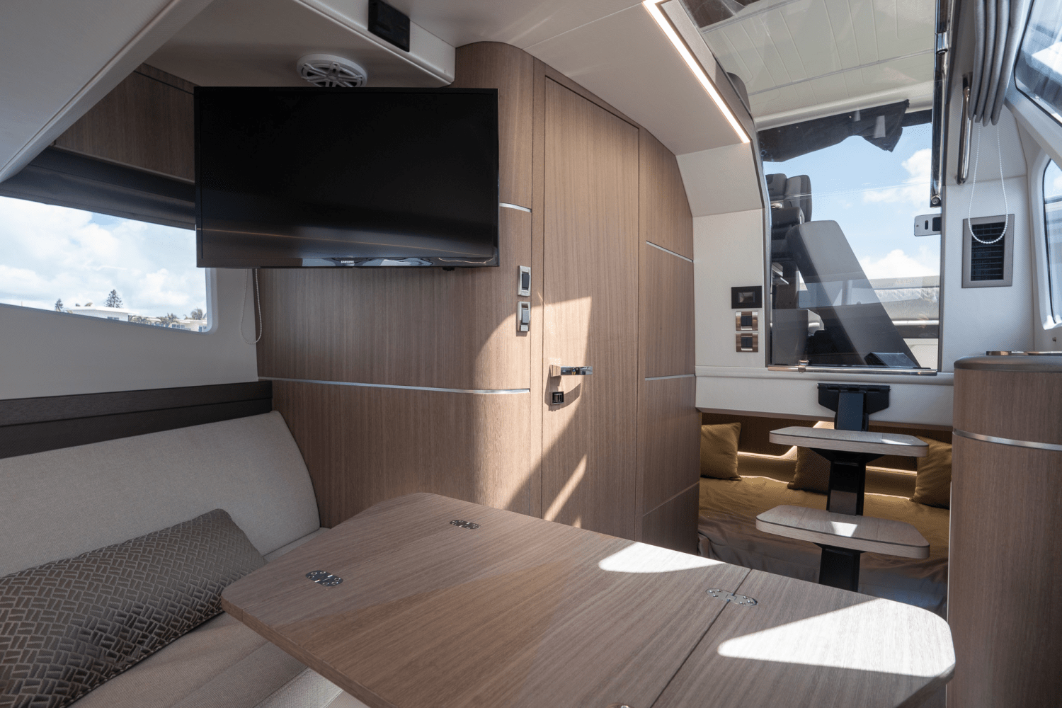 Slide: The Image of Galeon 325 GTO 2024 - 19