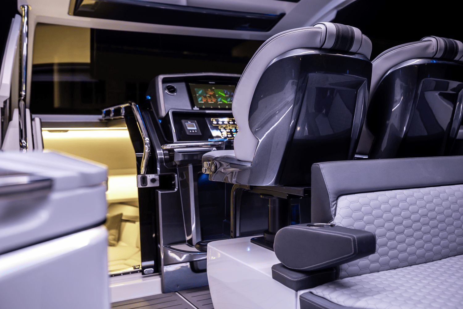 Slide: The Image of Galeon 325 GTO 2024 - 20