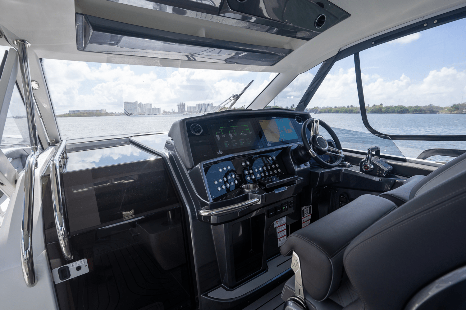 Slide: The Image of Galeon 325 GTO 2024 - 3