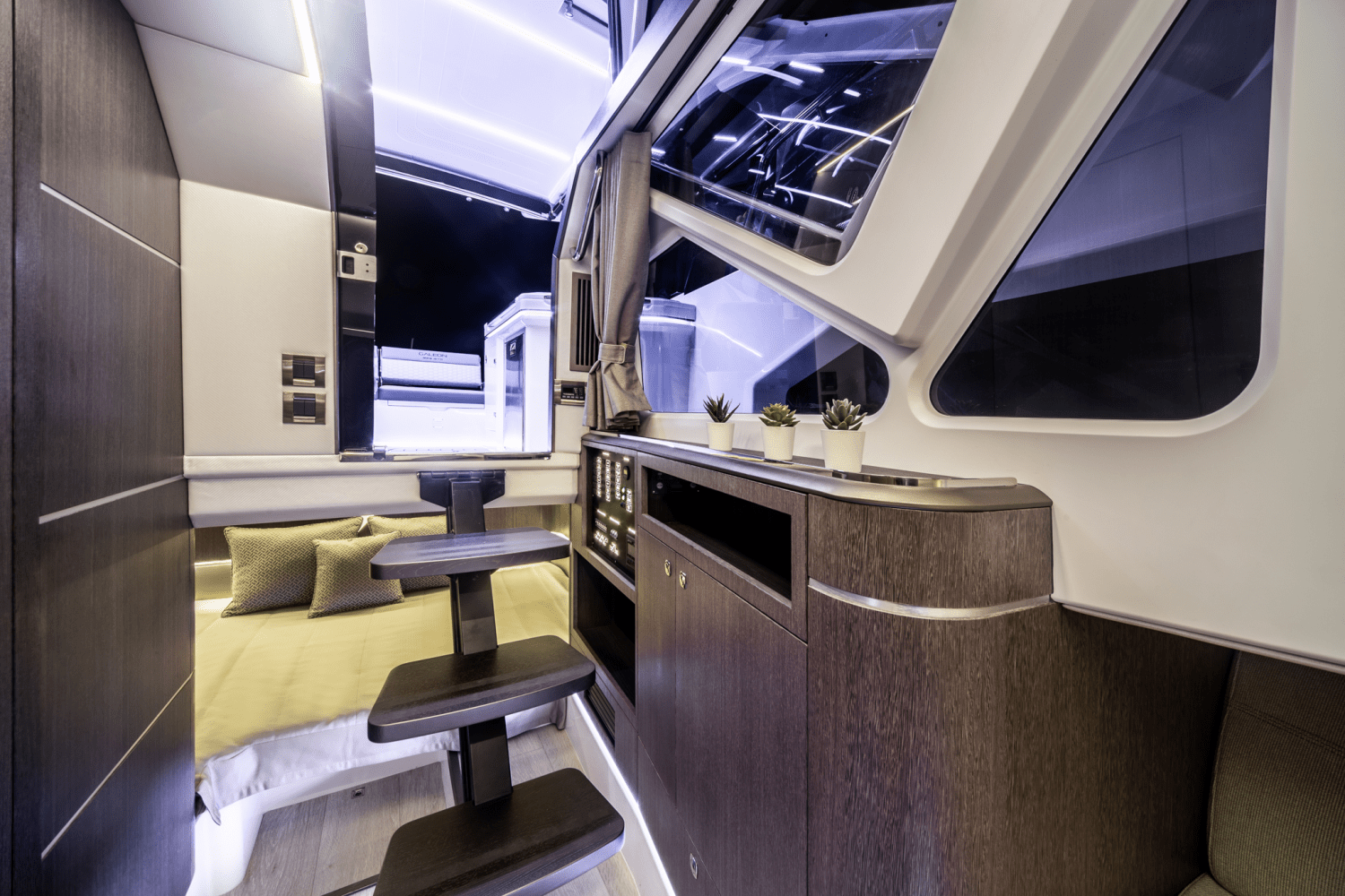 Slide: The Image of Galeon 325 GTO 2024 - 34