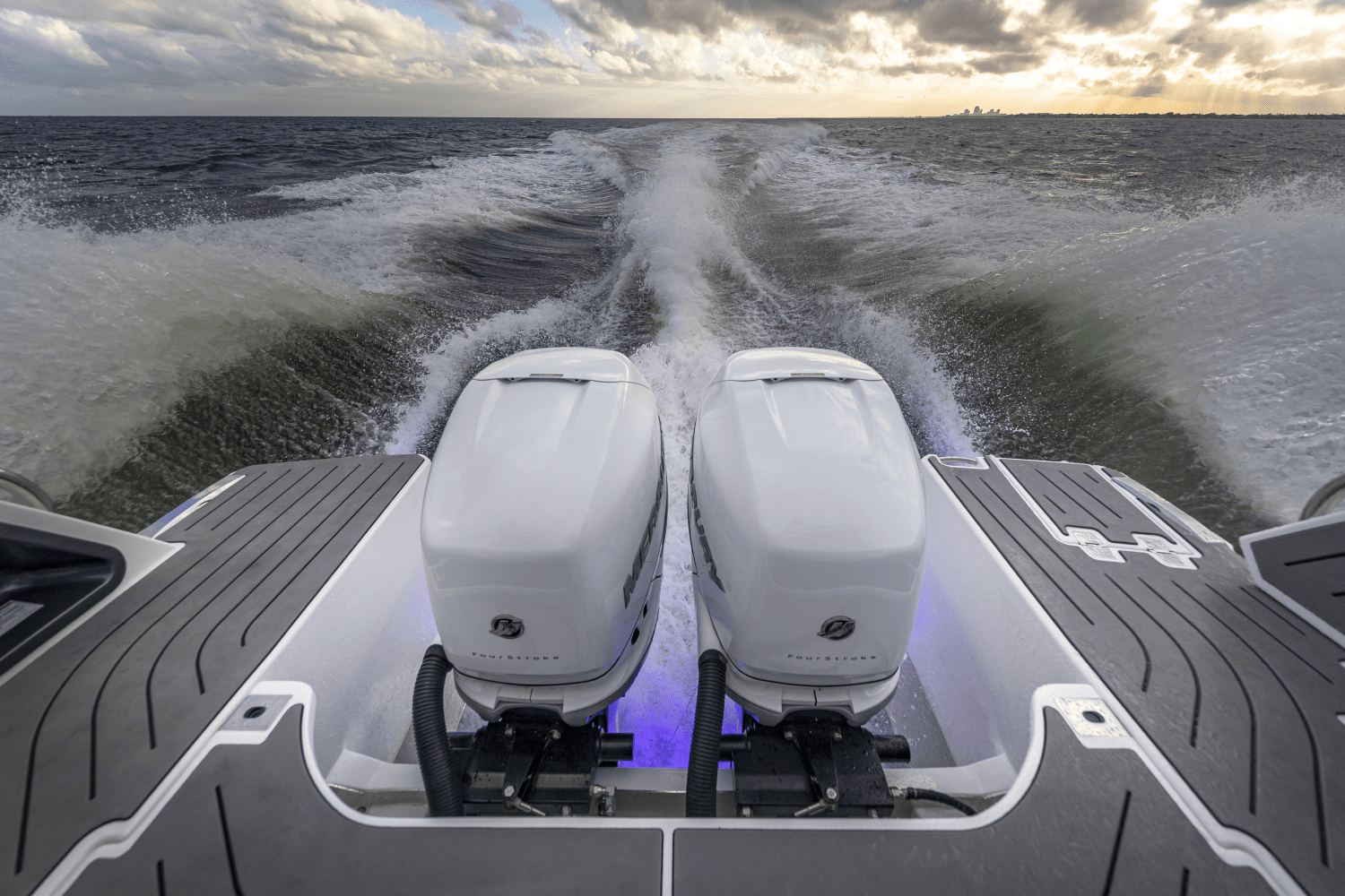 Slide: The Image of Galeon 325 GTO 2024 - 8