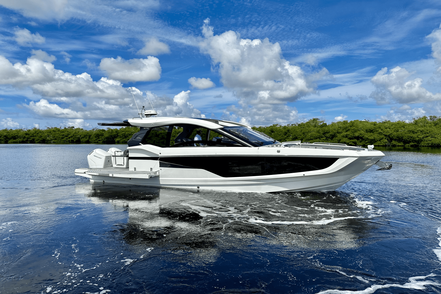 Slide: The Image of Galeon 375 GTO 2023 - 13