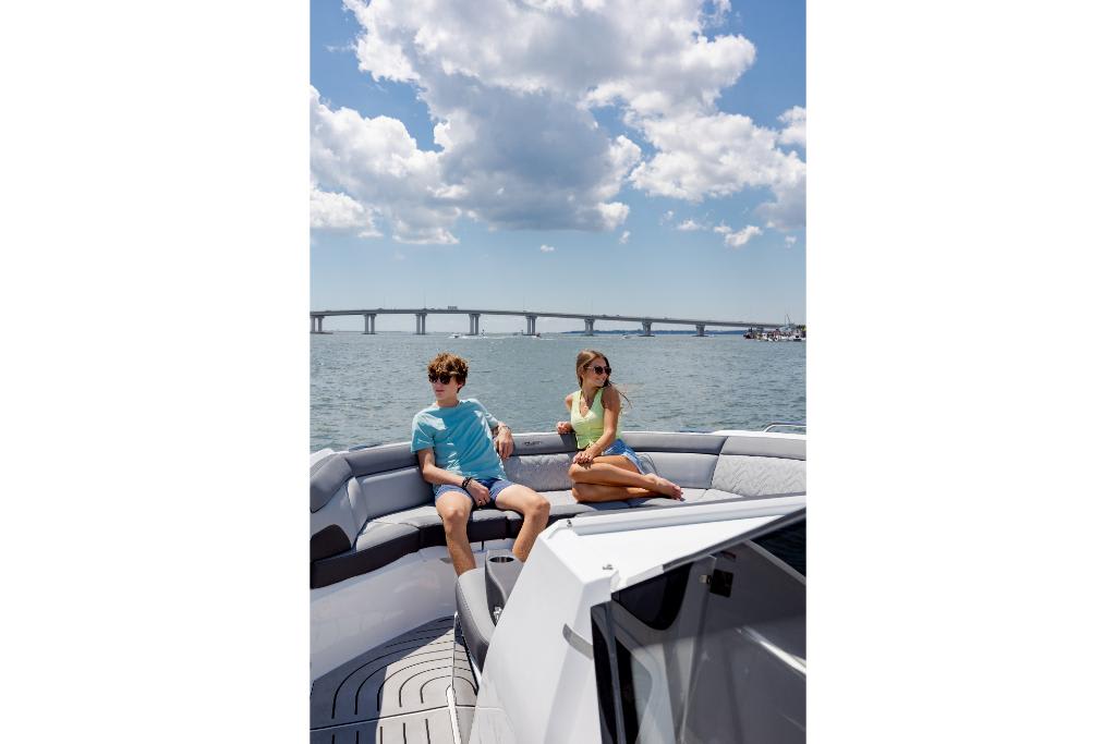 Slide: The Image of Galeon 375 GTO 2026 - 121