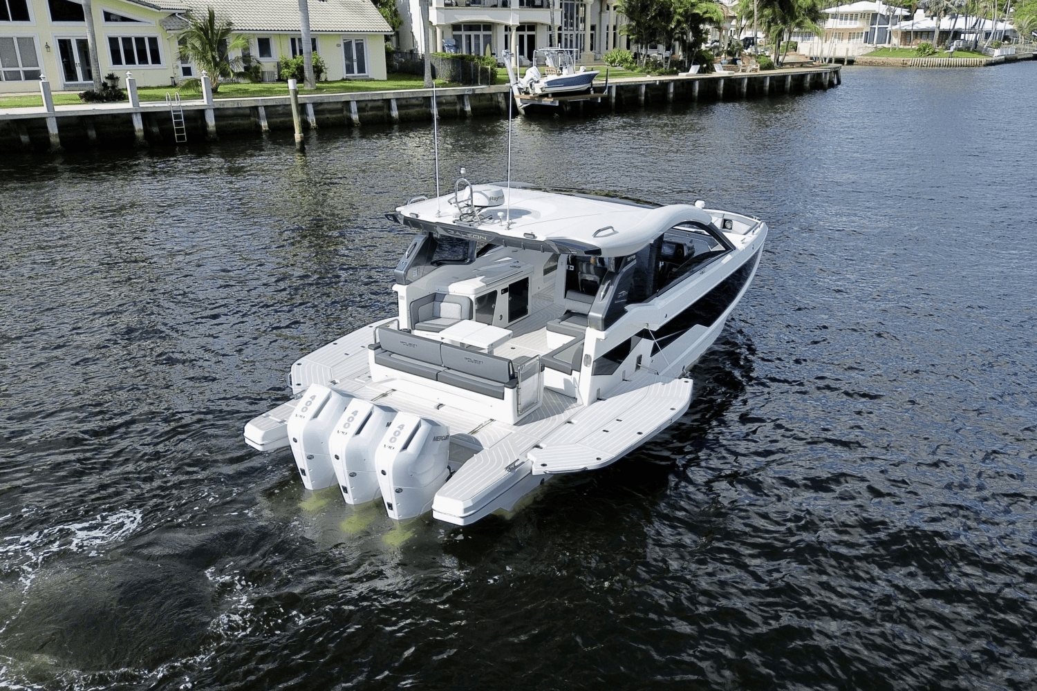 Slide: The Image of Galeon 375 GTO 2026 - 13