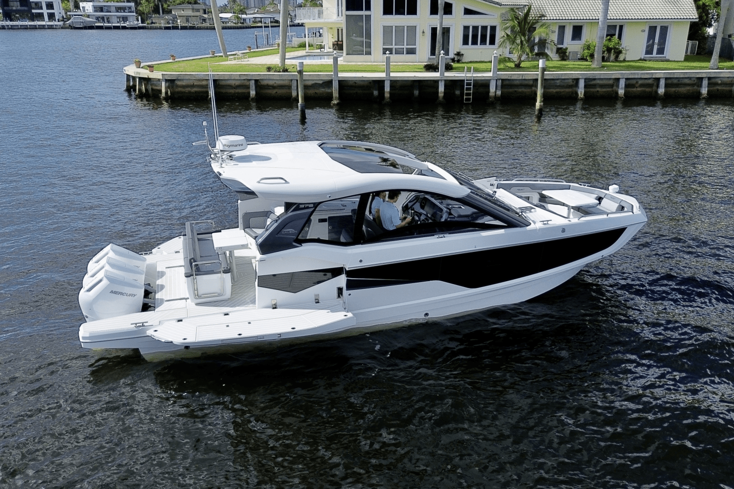 Slide: The Image of Galeon 375 GTO 2026 - 14