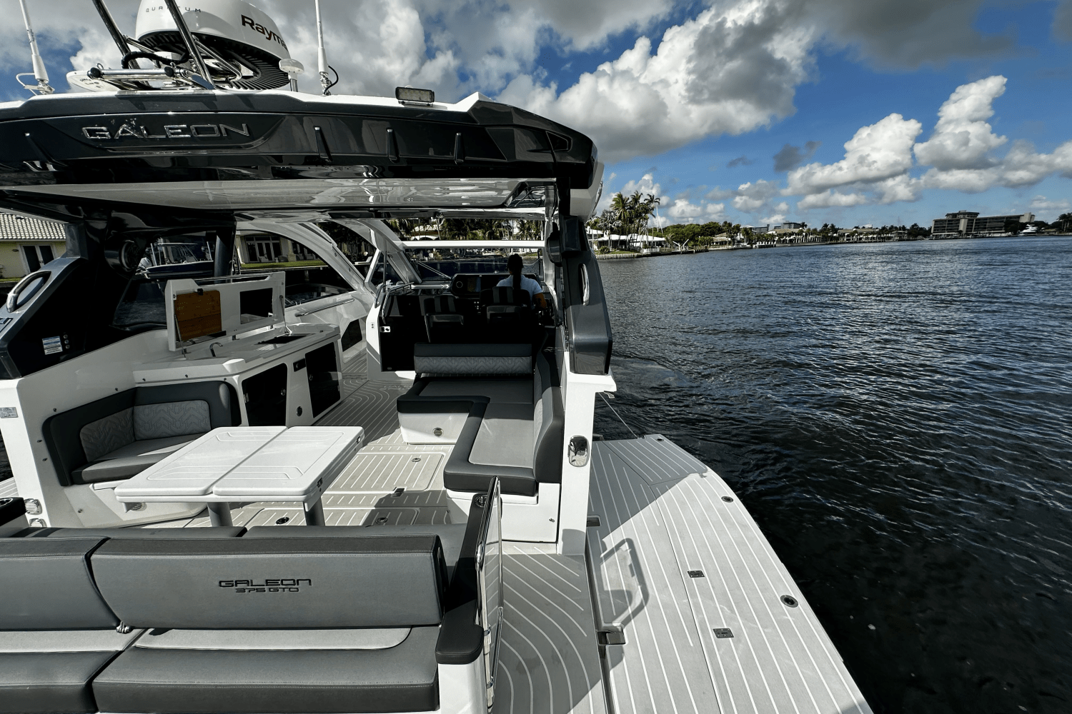 Slide: The Image of Galeon 375 GTO 2026 - 18