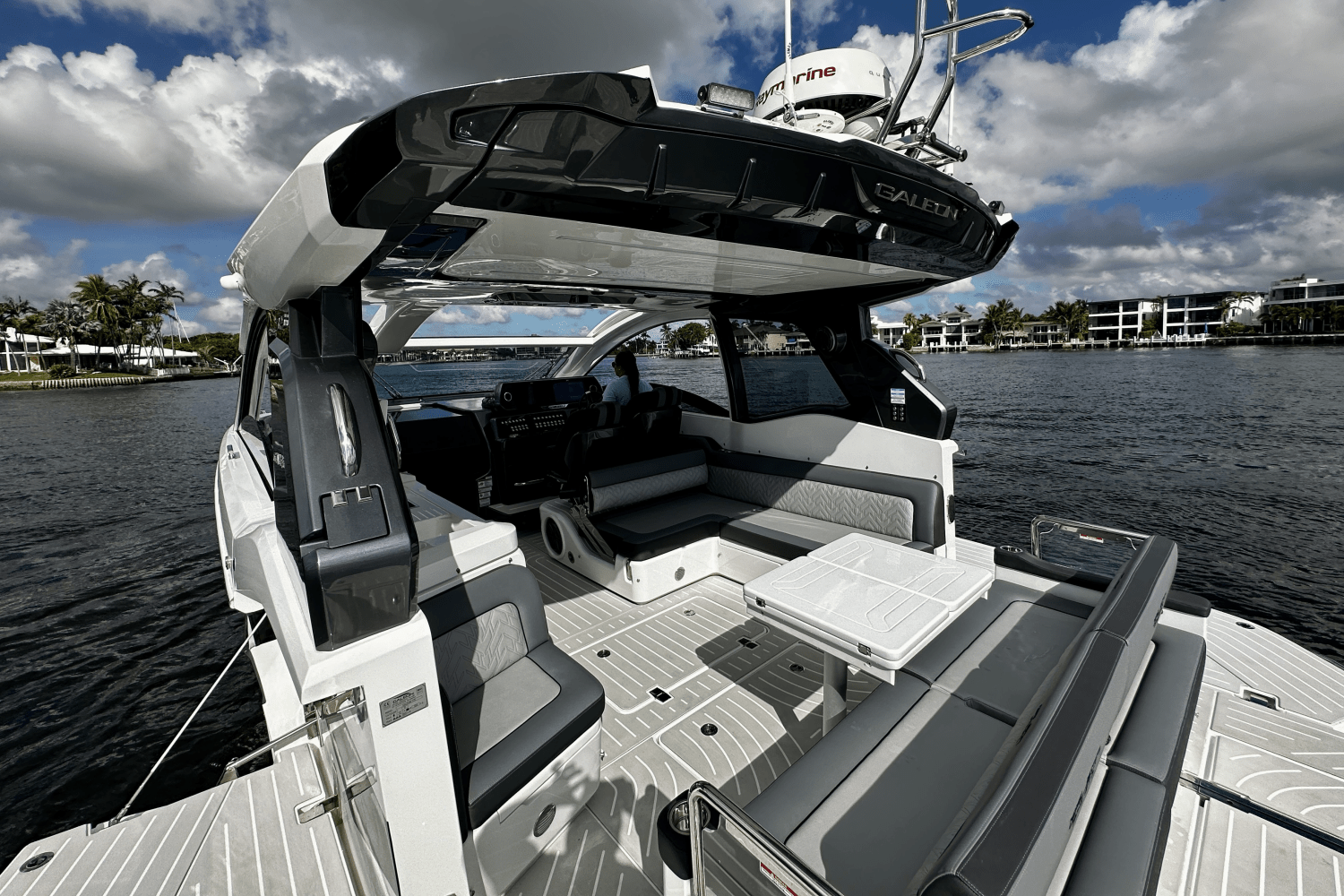 Slide: The Image of Galeon 375 GTO 2026 - 19