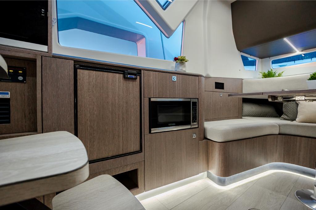 Slide: The Image of Galeon 375 GTO 2026 - 20